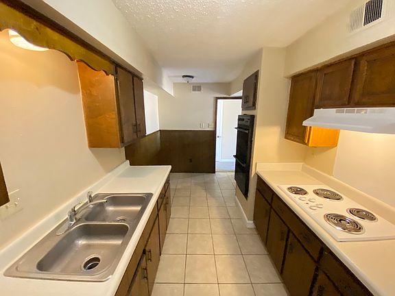 5th image of 2258 Birken Dr