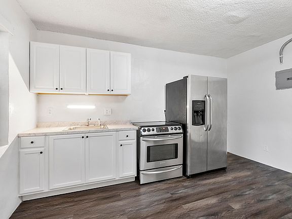 2nd image of 279 SW 1st St #2
