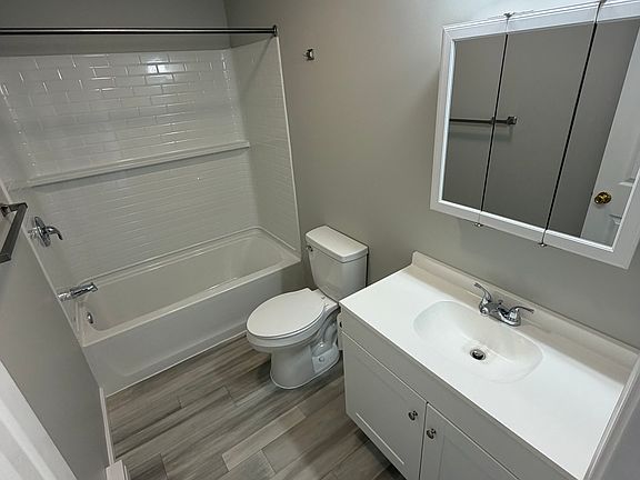 5th image of 14 Bellview Ave #2