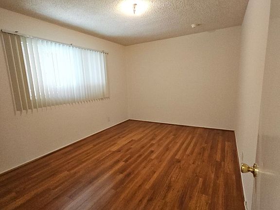 4th image of 217 S Jackson St APT 3