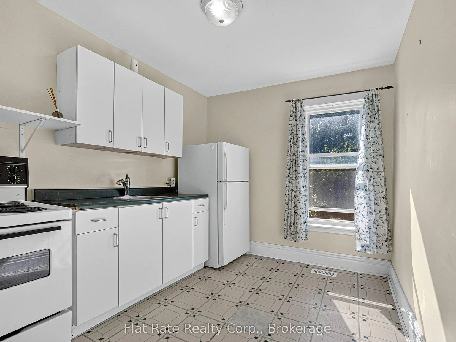 1 bed, $1,300 — Photo 3