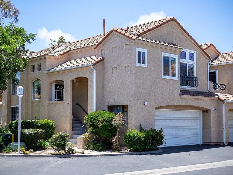 805 Moby Dick Ln — Photo 1