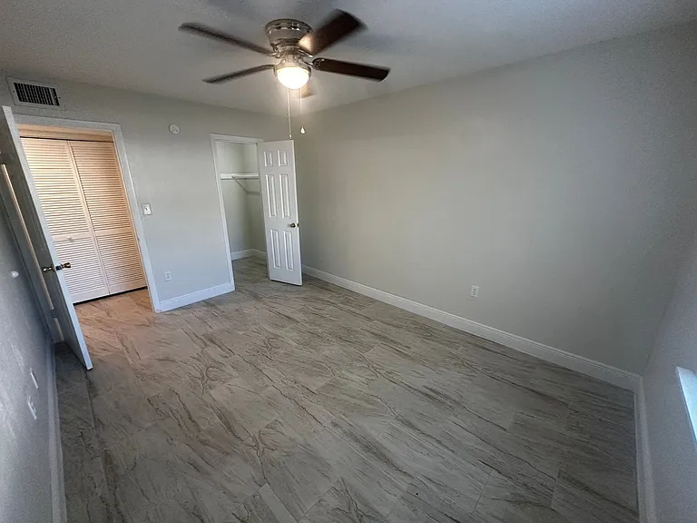 901 SW 62nd Ter — Photo 14