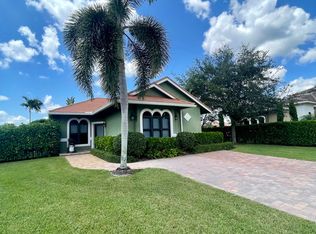 15590 Hawker Ln, Wellington, FL 33414