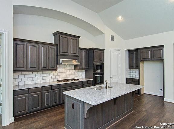 2nd image of 10011 Rachel Ln