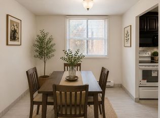 1445 Wilson Ave #202, Toronto, ON M3M 1J5