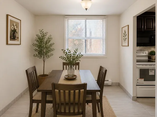 1445 Wilson Ave #202, Toronto, ON M3M 1J5