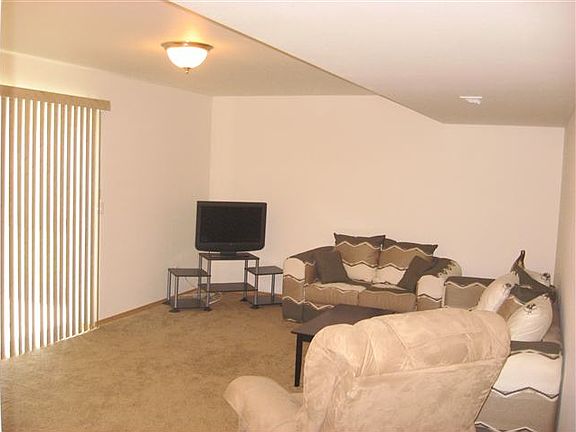5th image of 1006 W Golden Hills Dr
