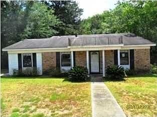 Brick home close to I65