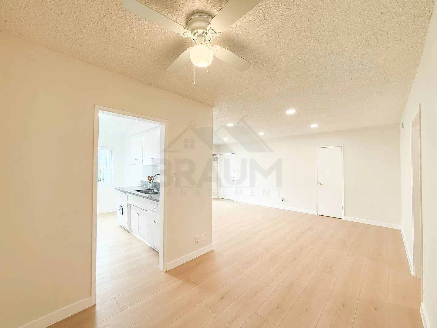 SEPULVEDA — Photo 1