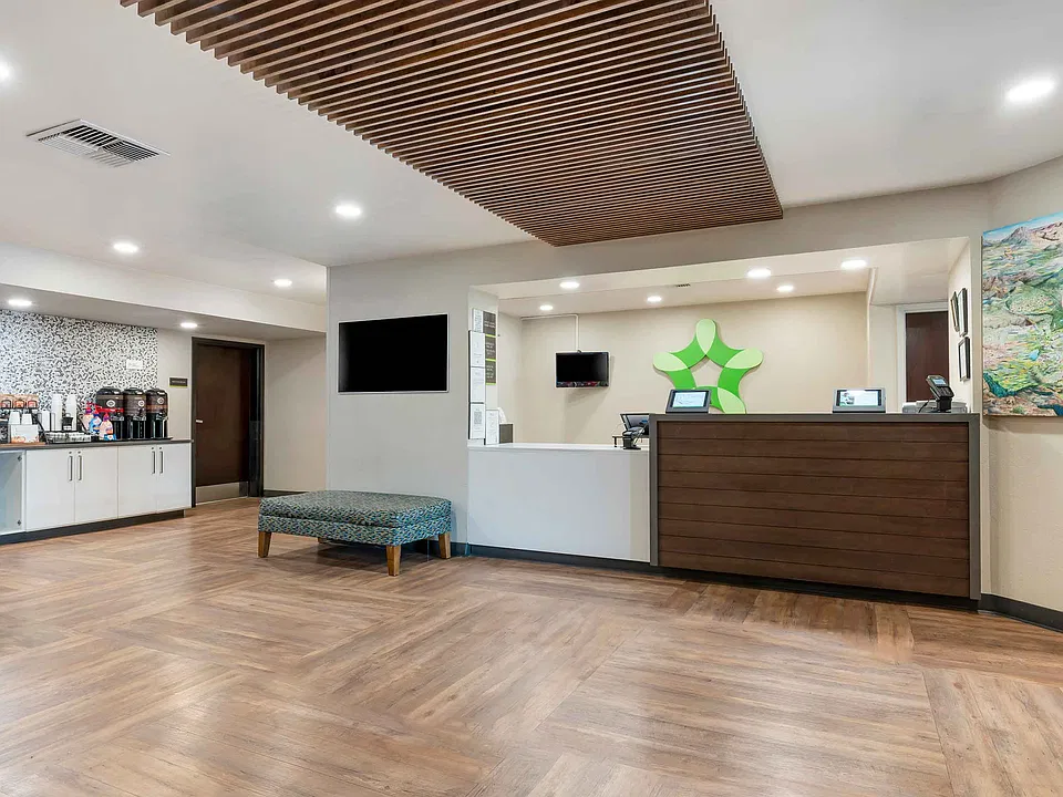 Lobby and Guest Check-in