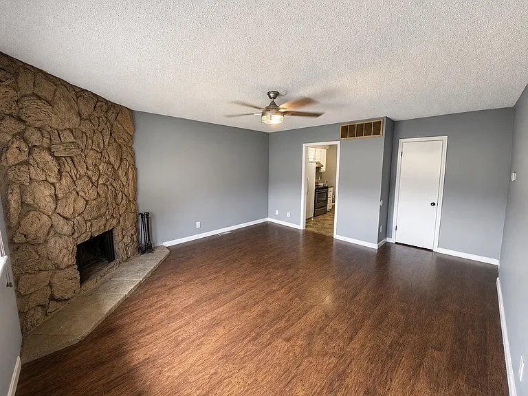 539 S Deveron Dr — Photo 1
