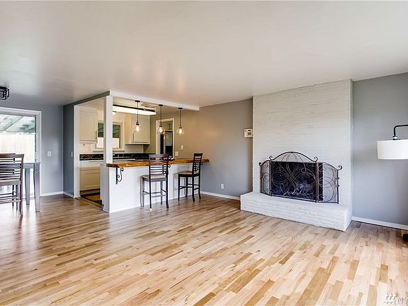 5th image of 20732 14th Ave S