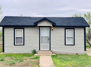 1304 Joliet St, Plainview, TX 79072