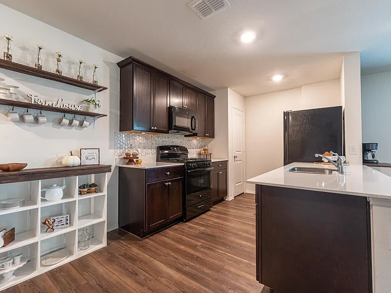 771 Bayonet St — Photo 3