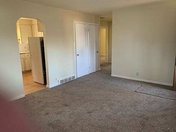 5th image of 4185 Woodmont Dr