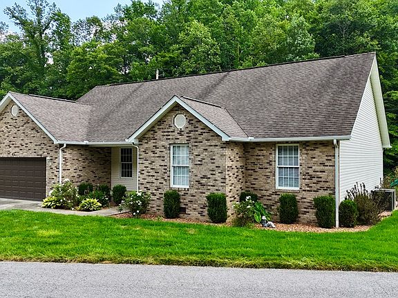 2nd image of 43 Country Oaks Ln