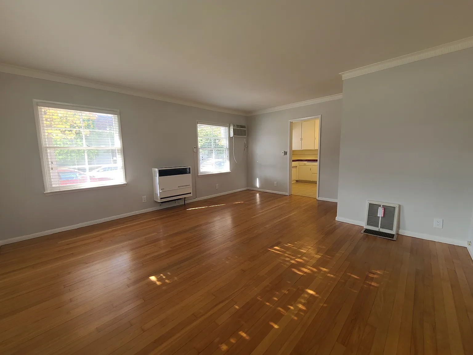 1 bed, 700 sqft, $1,999 — Photo 2