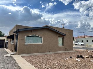 201 Bryn Mawr Dr SE, Albuquerque, NM 87106