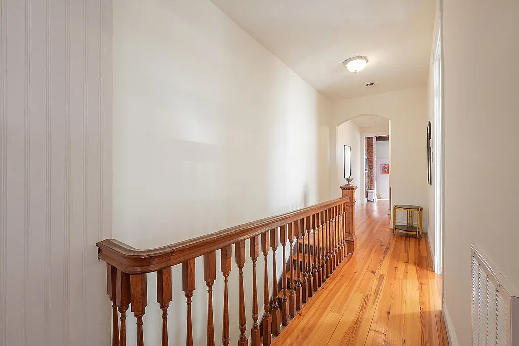 1 bed, 1035 sqft, $1,995 — Photo 4