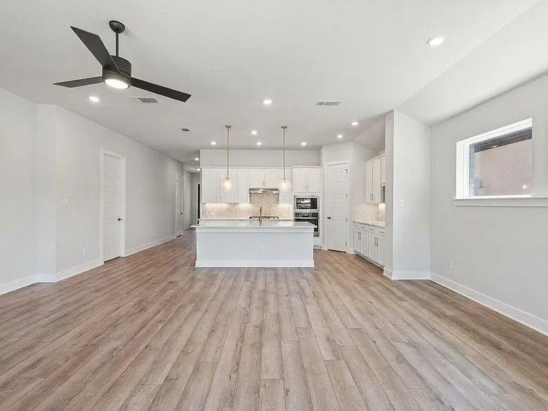 8408 Grenadier Dr — Photo 8