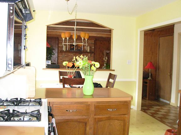 Kicthen open to Family room