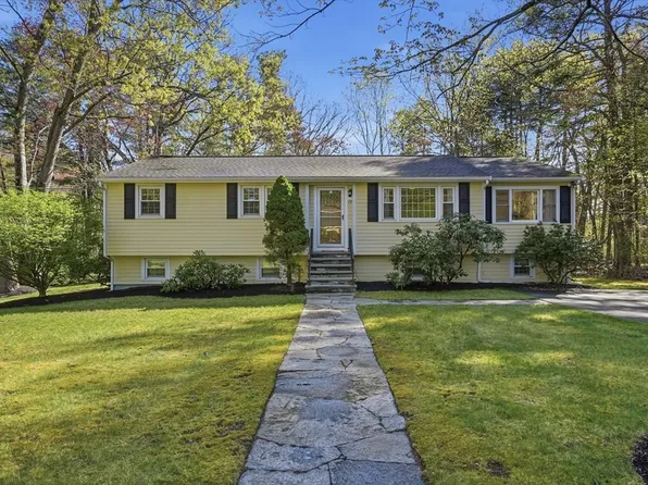 72 Crimson Rd, Billerica, MA 01821