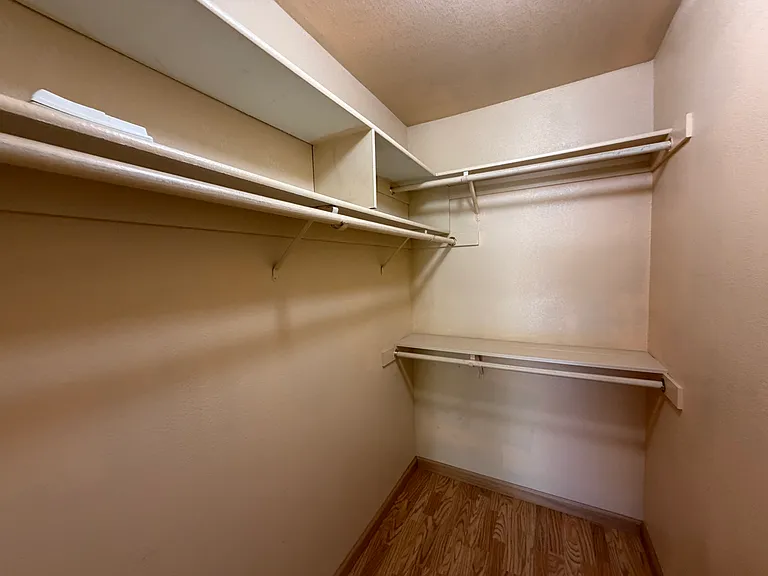 1384 Somerset Dr — Photo 12