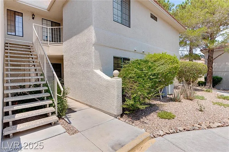 2 bed, 2.0 bath, 1234 sqft, $2,000 — Photo 3