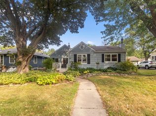 1586 Grotto St N, Saint Paul, MN 55117