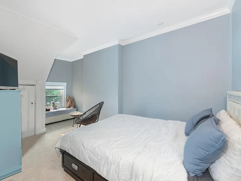 514 Warburton Ave — Photo 10