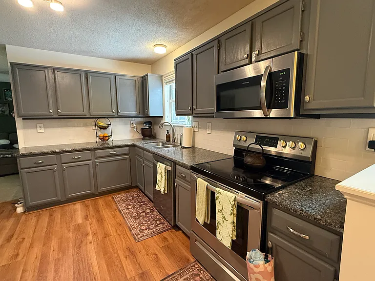 3355 Holly Woods Ct — Photo 5