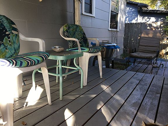 3rd image of 3619 Queen St N