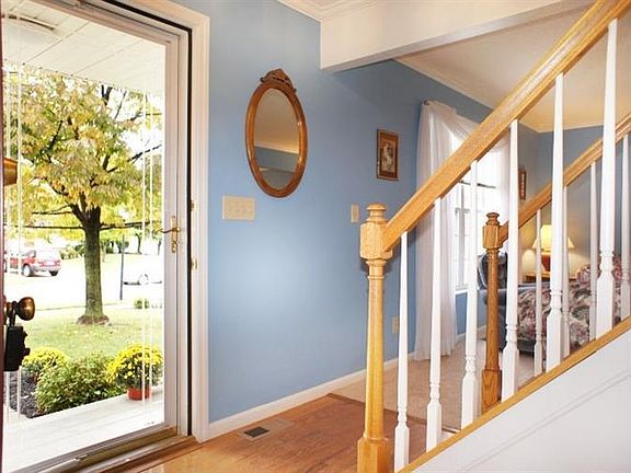5th image of 329 Triple Crown Dr