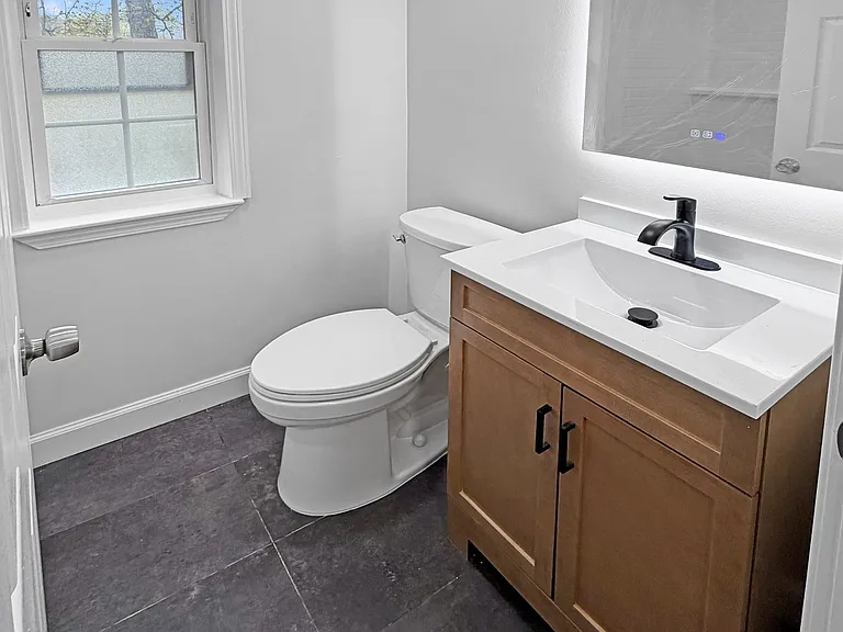 3746 Brewster St — Photo 9
