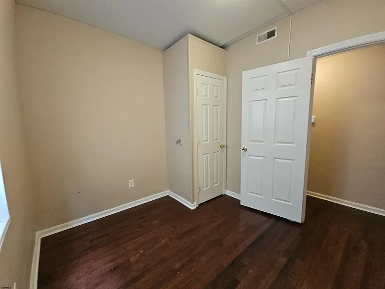 522 N Indiana Ave — Photo 14