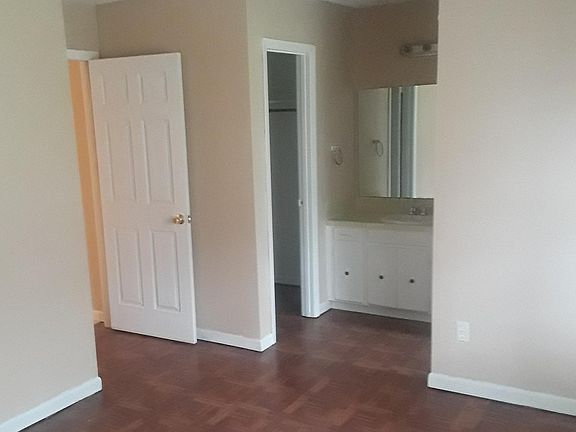 2nd image of 140 Tooke Dr