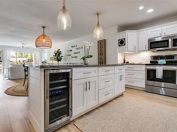 5th image of 705 Berry Ct