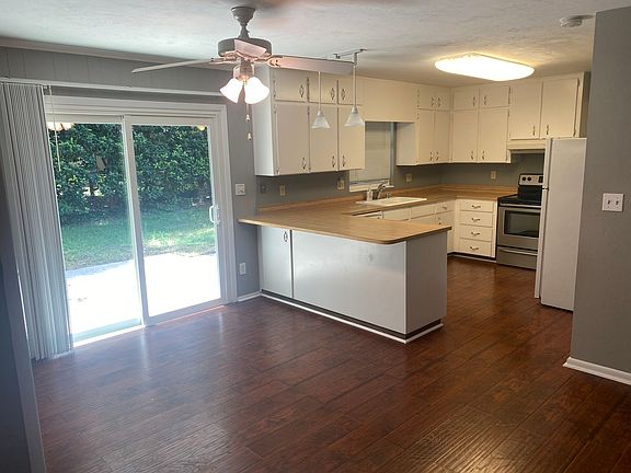 5th image of 4627 NW 32nd Ave