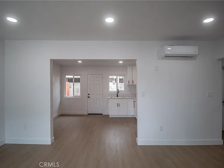 2212 N Continental Ave #B — Photo 3