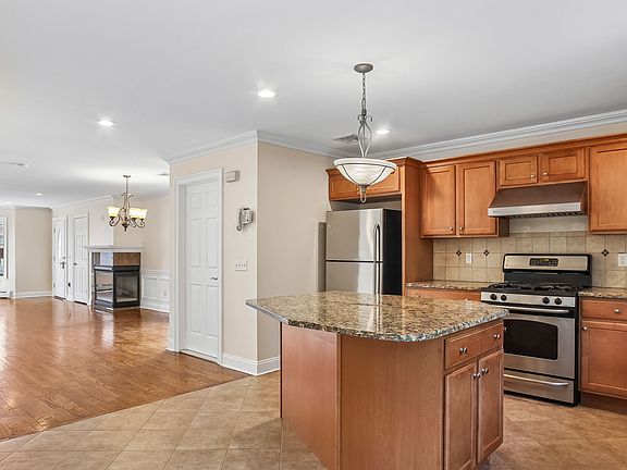 5th image of 128A Princeton Pl #A