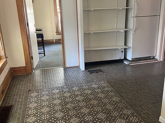 2nd image of 720 Catherine St