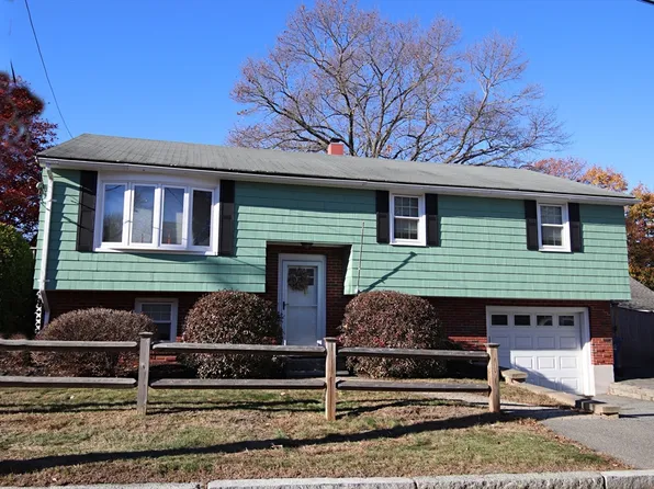 106 Porter St, Melrose, MA 02176