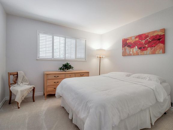 5th image of 16945 Oak Leaf Dr