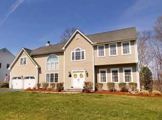 42 Milford Hunt Ln, Milford, CT 06461