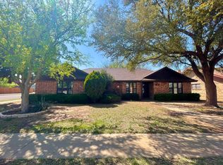 8418 Elkridge Ave, Lubbock, TX 79423