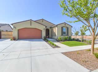 726 Overstone Ave, Madera, CA 93636