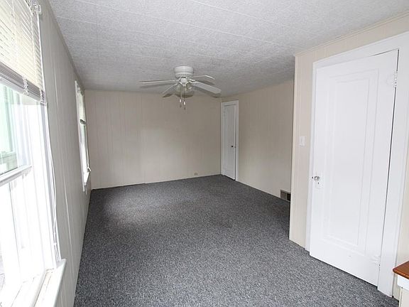 4th image of 482 Franklin Ave