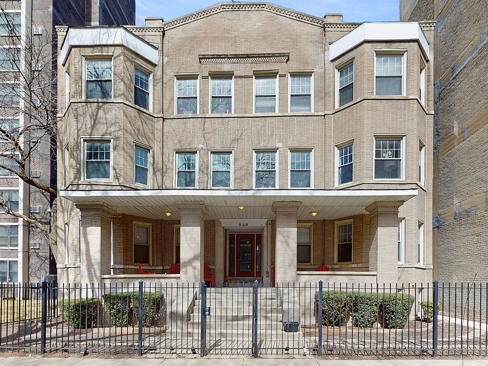 1st image of 928 W Eastwood Ave #4E
