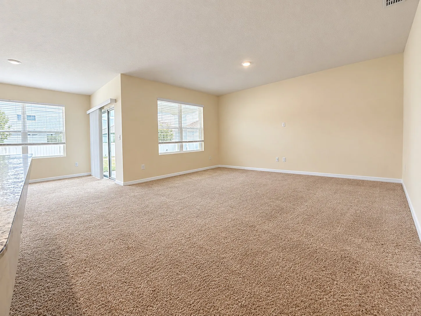 3 bed, 1725 sqft, $2,200 — Photo 2